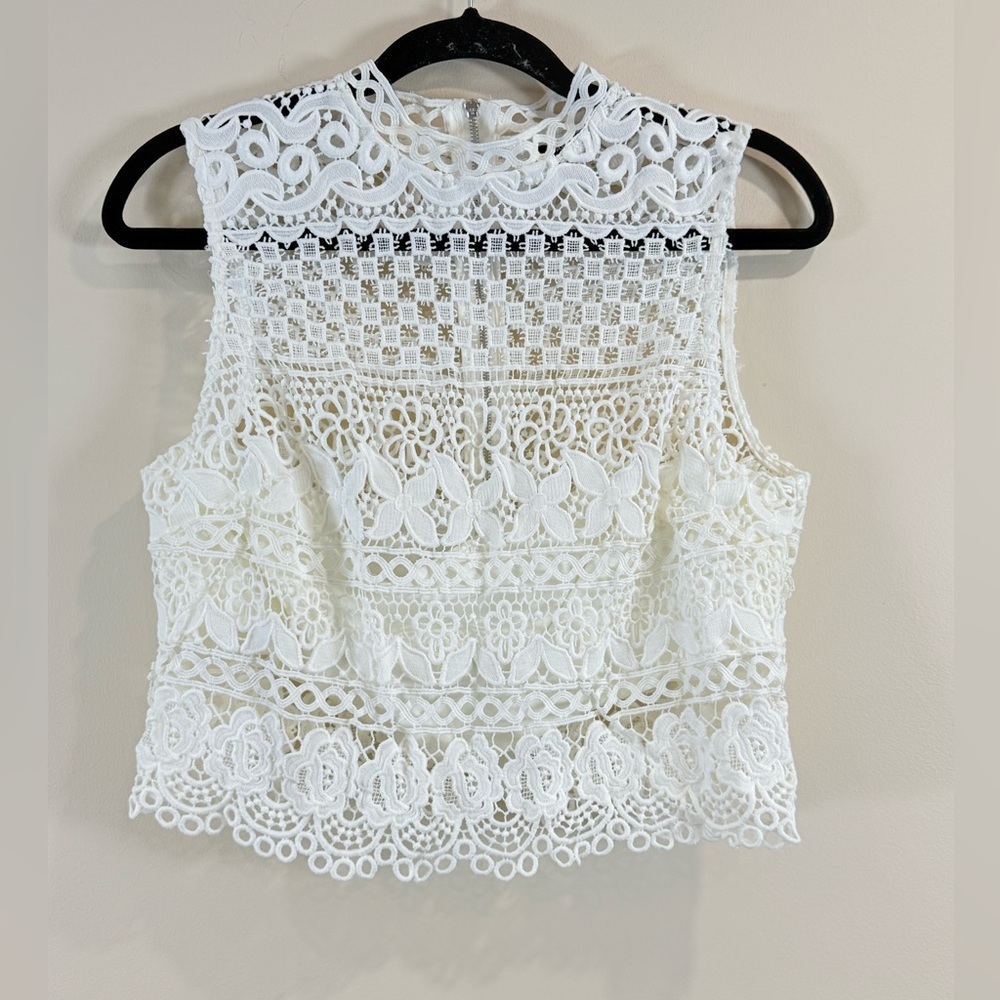 🔥NWOT Bardot Women’s White Lace Sleeveless Top Size M🔥